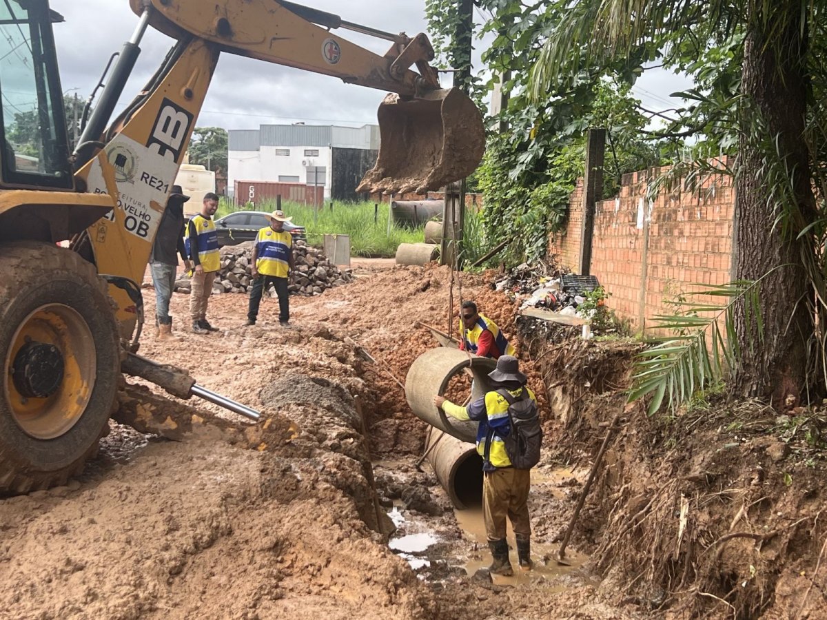 INFRAESTRUTURA: Prefeitura executa obra de drenagem no bairro Floresta