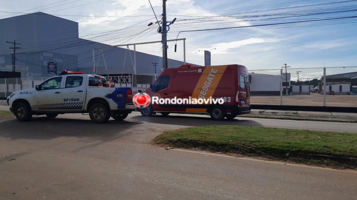 NA MAMORÉ: Motociclista bate na traseira de carro após motorista parar em quebra-molas