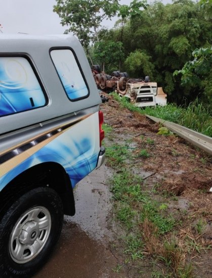 TRÁGICO: Adolescente de 14 anos e bebê morrem em acidente com carreta na BR 364