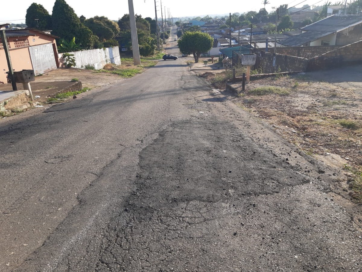 ONLINE: Recuperação asfáltica é realizada apos intermediação de Edwilson Negreiros 