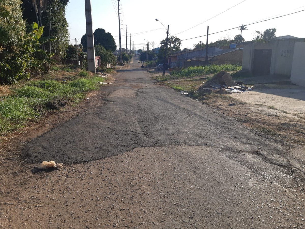 ONLINE: Recuperação asfáltica é realizada apos intermediação de Edwilson Negreiros 