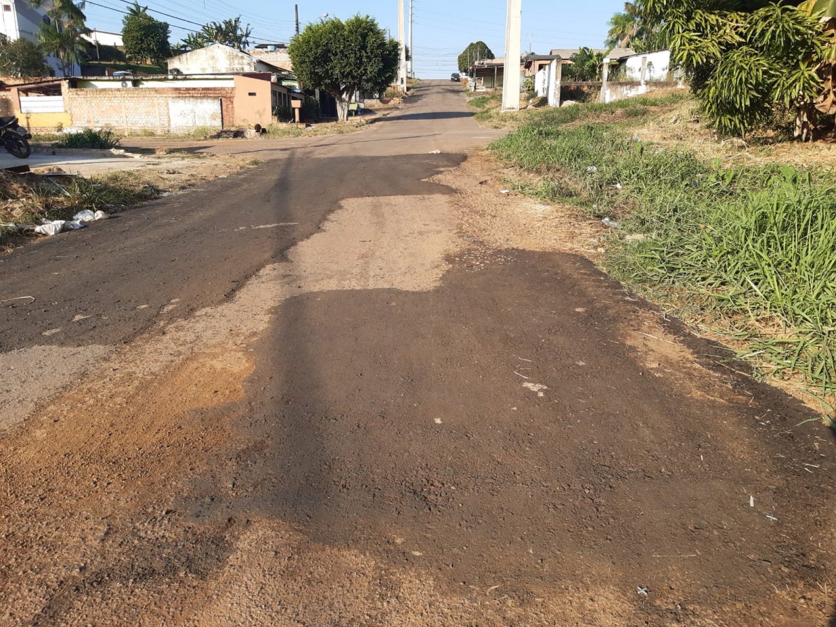 ONLINE: Recuperação asfáltica é realizada apos intermediação de Edwilson Negreiros 