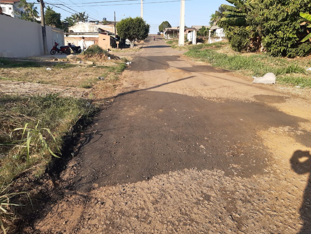 ONLINE: Recuperação asfáltica é realizada apos intermediação de Edwilson Negreiros 