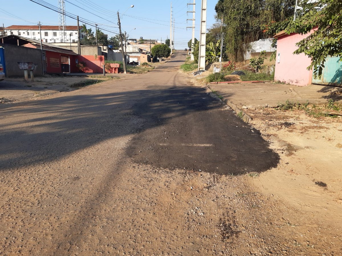 ONLINE: Recuperação asfáltica é realizada apos intermediação de Edwilson Negreiros 