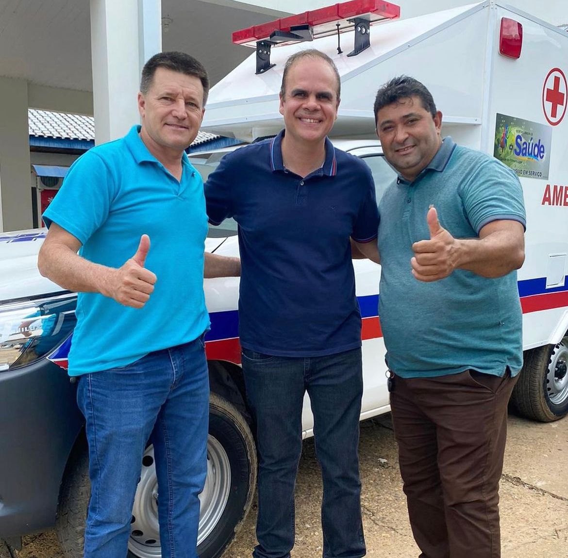 ALAN QUEIROZ: Deputado realiza a entrega de uma ambulância semi UTI para município de Urupá