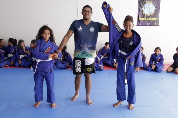 PROJETO VOAR: Novas vagas para aulas de natação e jiu-jitsu a crianças e adolescentes