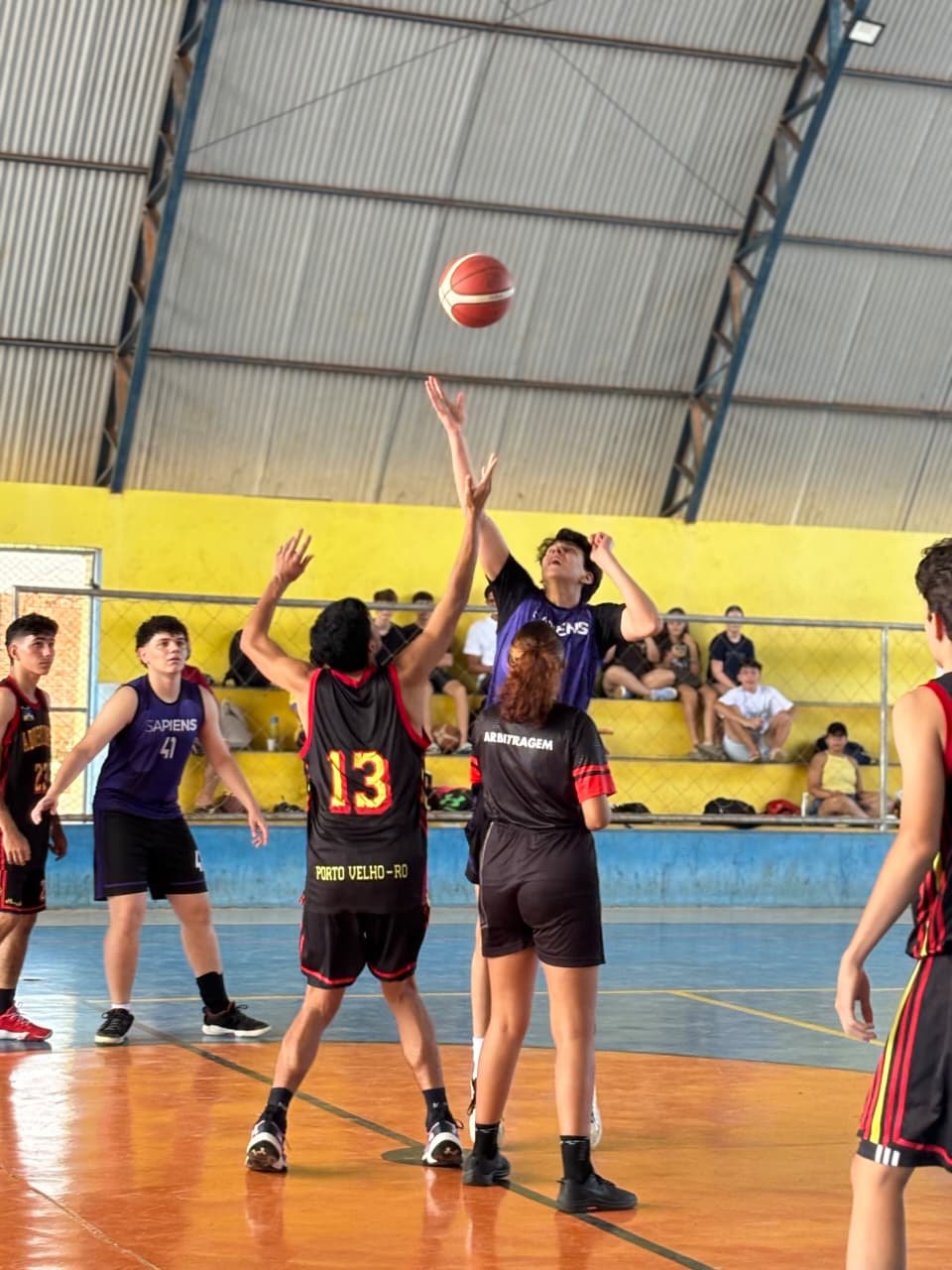JOGOS ESCOLARES: Equipes representam RO no JEBs Sub-18 em Brasília 