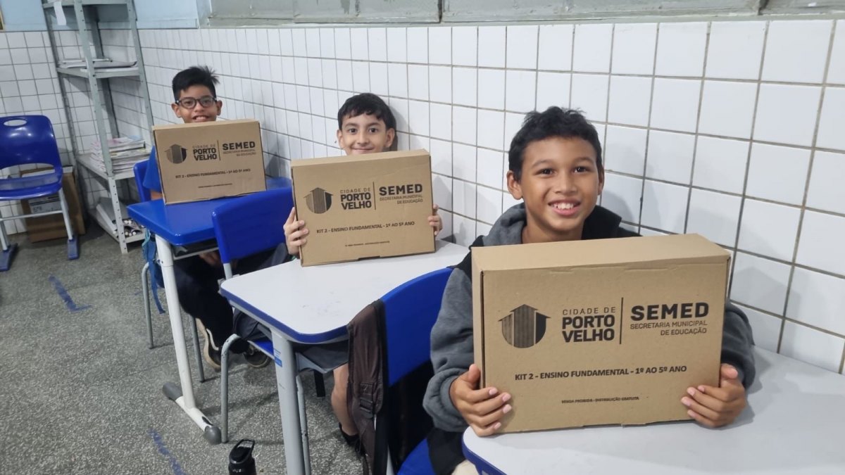 COMPROMISSO: Prefeitura de PVH conclui entrega de kits escolares a toda rede municipal