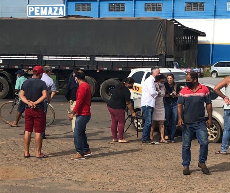 COLISÃO: Acidente entre carro de autoescola e siena deixa mulher ferida