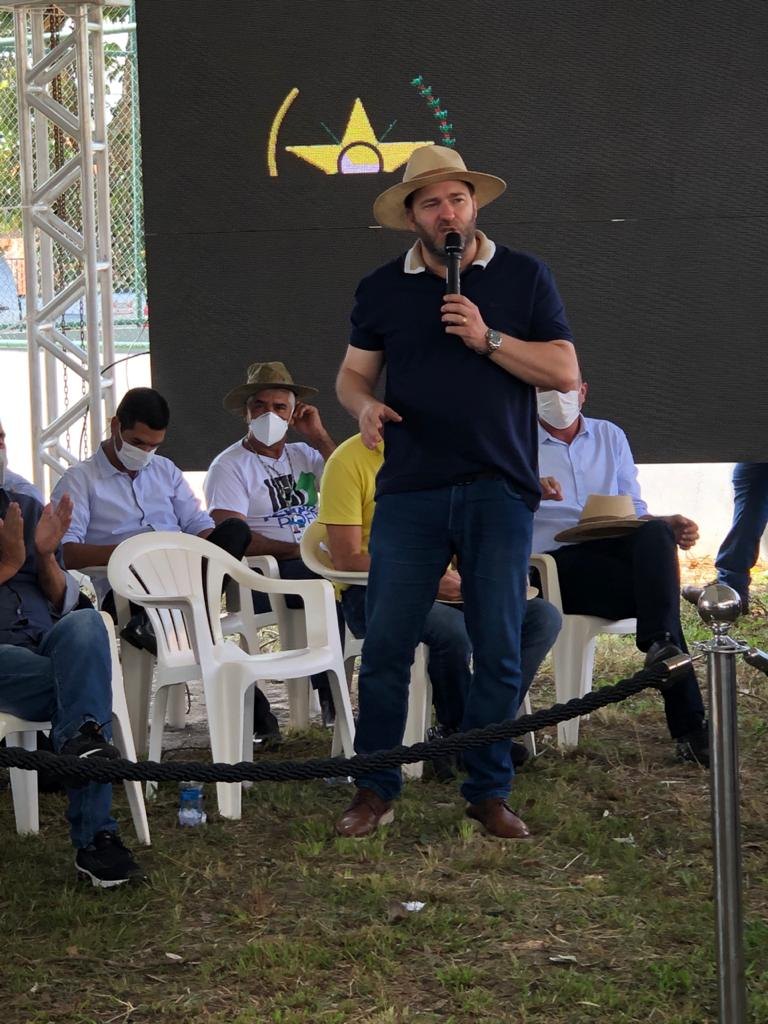 PRESIDENTE DA ALE: Alex Redano participa do lançamento do Tchau Poeira em Pimenta Bueno 