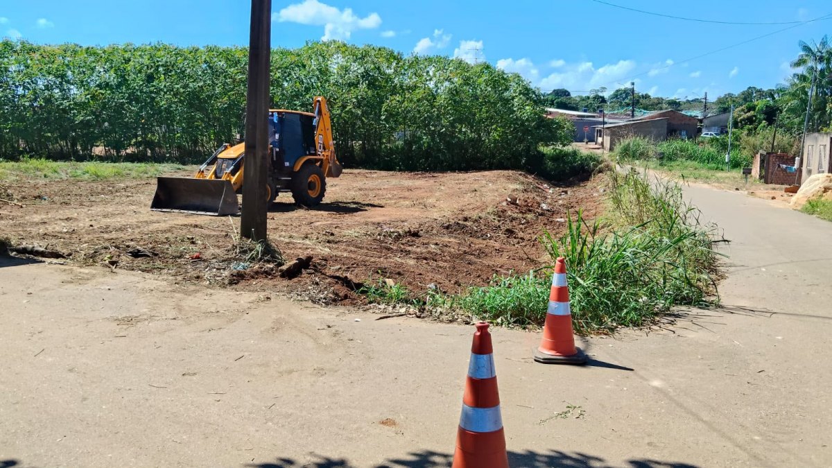 EDIMILSON DOURADO: Mutirão de limpeza é realizado no Bairro Aeroclube após solicitação do vereador 