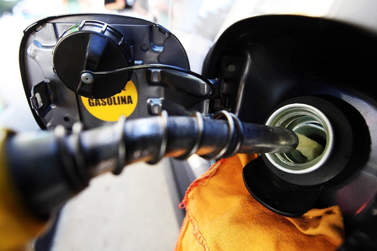 REAJUSTE: Gasolina vai aumentar 3,4% a partir desta quinta-feira (12)