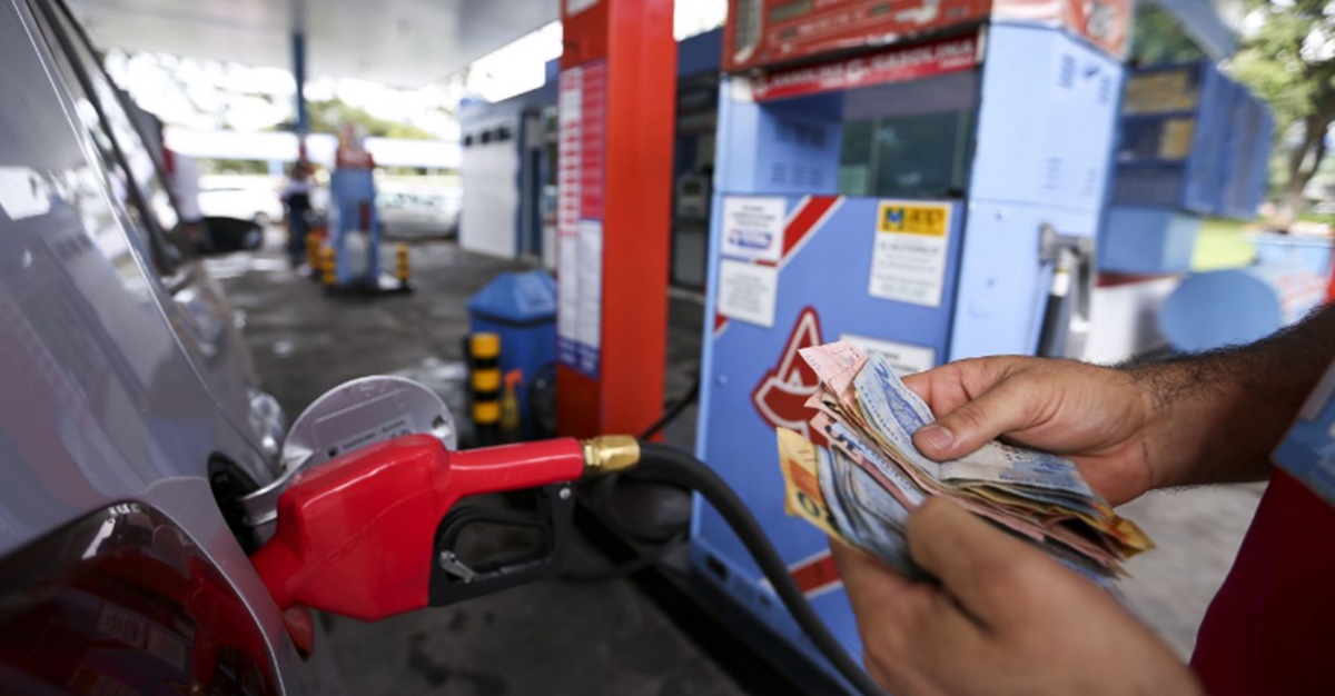 DE NOVO: Preços da gasolina e do diesel aumentam hoje nos postos de combustíveis