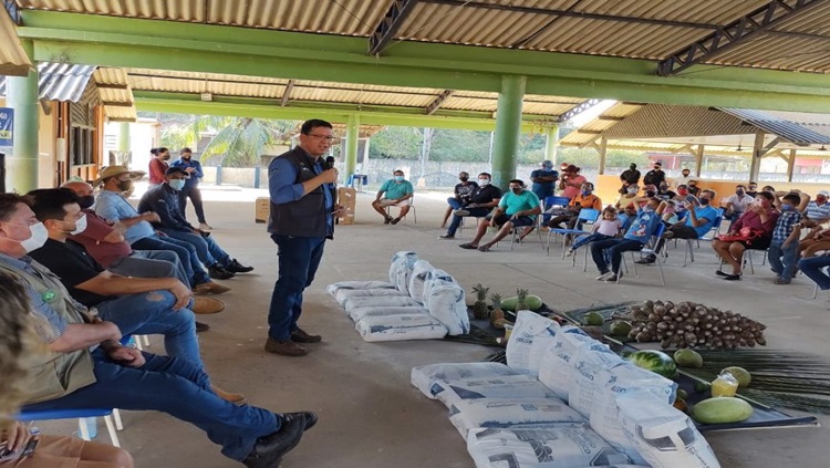 APOIO: RO conclui entrega de calcário para distritos de Nazaré e Calama