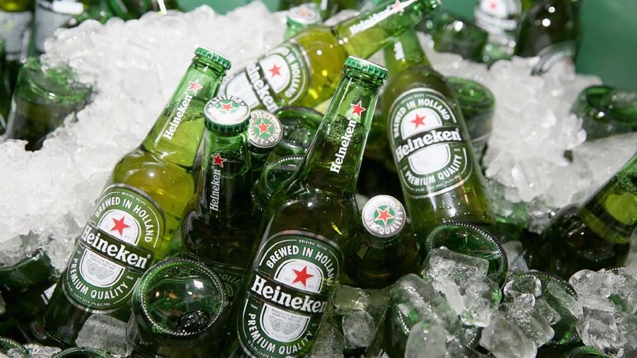 É GOLPE!  Heineken não está dando cerveja de graça para incentivar isolamento