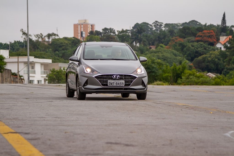 FALTA PEÇAS: Hyundai anuncia interrupção total da produção de carros no Brasil