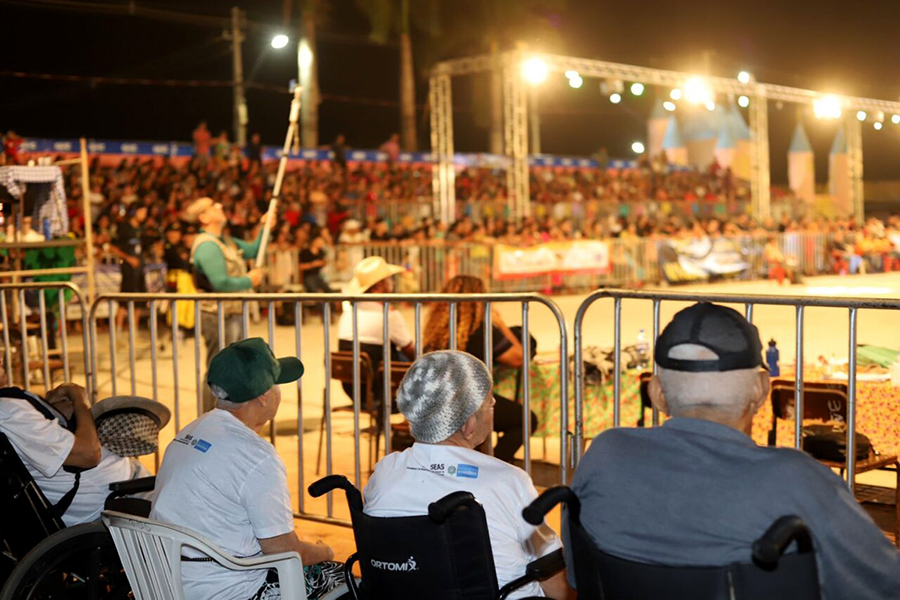 FLOR DO MARACUJÁ: Idosos da Casa do Ancião na capital prestigiam maior evento folclórico do Estado