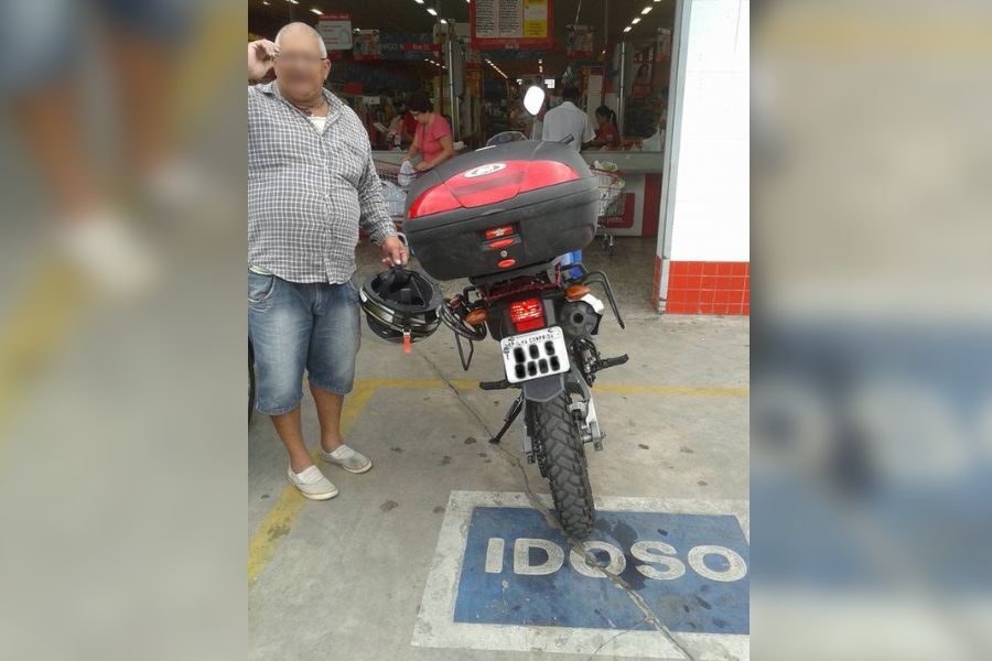 TRÂNSITO: Motociclistas idosos têm direito à vaga especial de estacionamento?