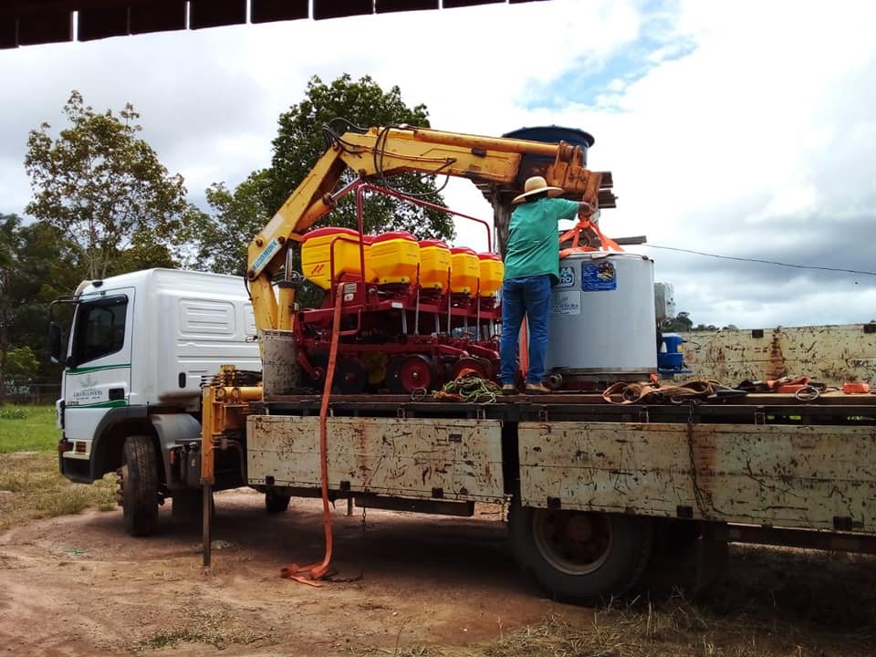 PRESIDENTE DA ALE: Emenda de Alex Redano assegura implementos agrícolas para Associação