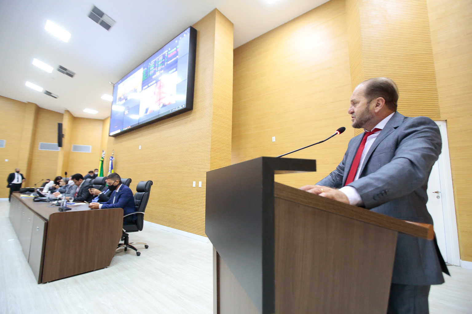 INTERIOR: Cirone Deiró cobra agilidade do DER para adequações em aeroportos