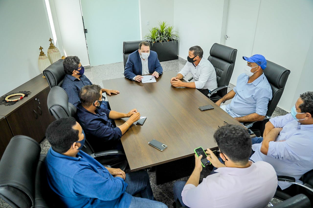 PRESIDENTE DA ALE: Alex Redano recebe lideranças e assegura destinar emendas para Theobroma