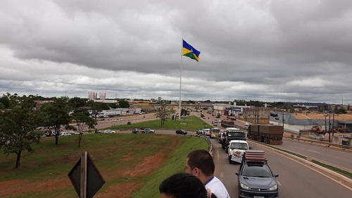 PAPAI NOEL: Alegria e animação na carreata de abertura do Natal do Comércio em Porto Velho