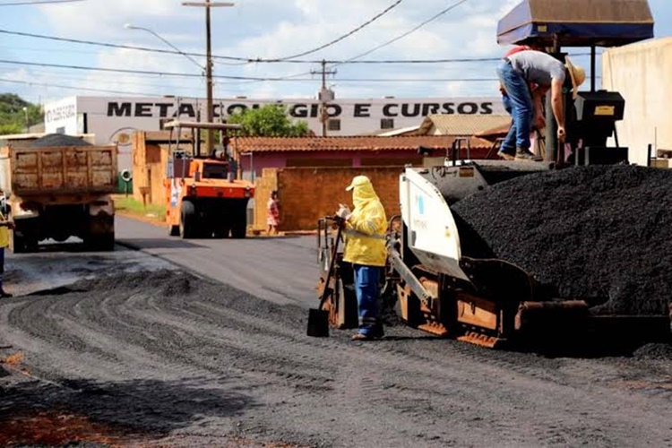 EMPRESTADA: Governo do Estado esclarece que máquina não foi furtada da prefeitura