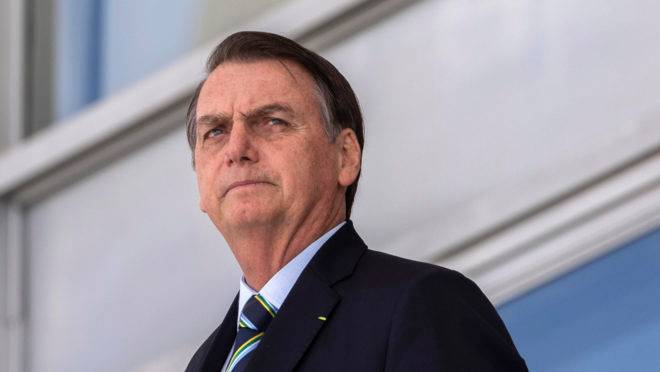 LEÃO: Bolsonaro anuncia que quer elevar isenção do IR para R$ 3 mil por mês