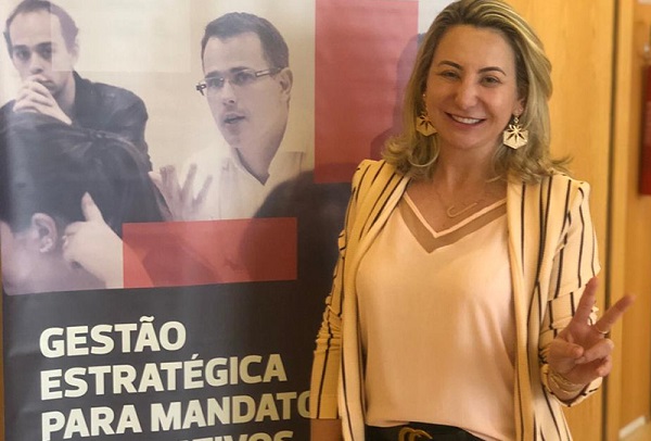 CONHECIMENTO: Jaqueline Cassol conclui curso sobre “Gestão Estratégica para Mandatos Legislativos”