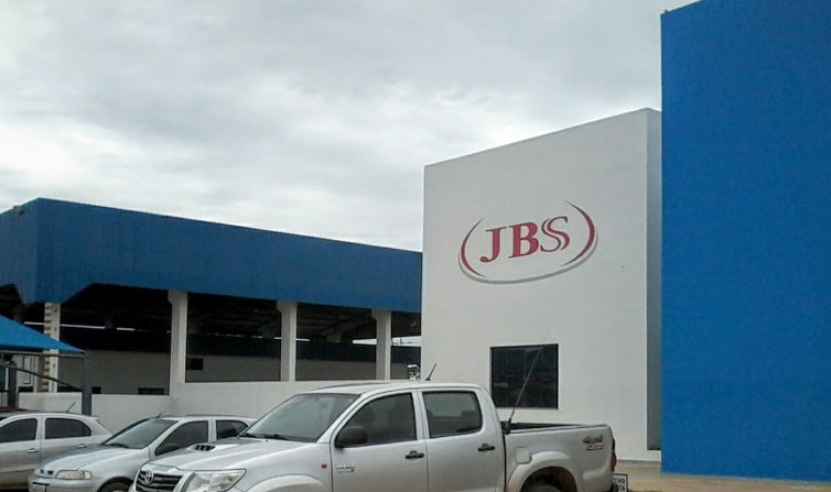 PARADO: Atividades continuam suspensas na JBS em São Miguel do Guaporé/RO