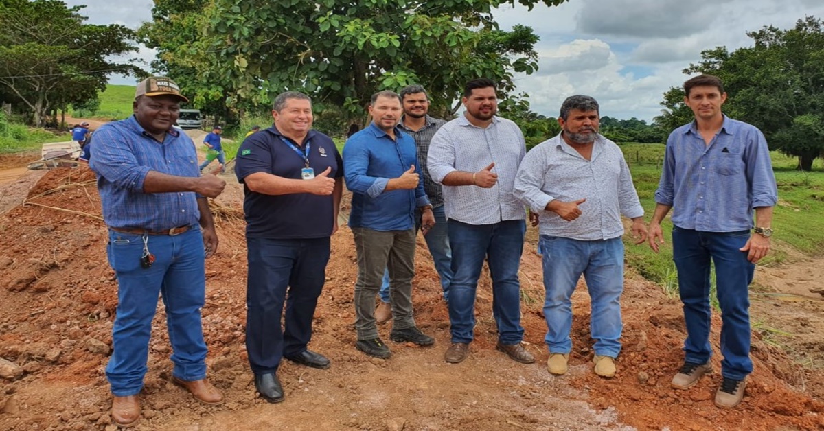 DER põe tubos armco na Linha 188 em Santa Luzia D’Oeste