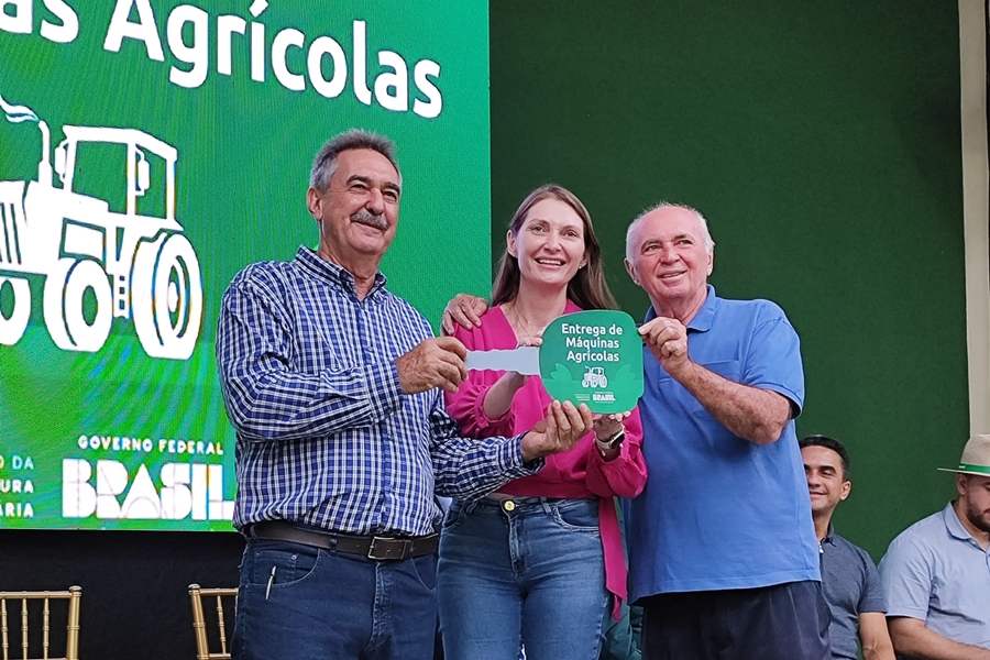 LEBRINHA: Maquinários novos reforçam agricultura familiar em São Francisco do Guaporé