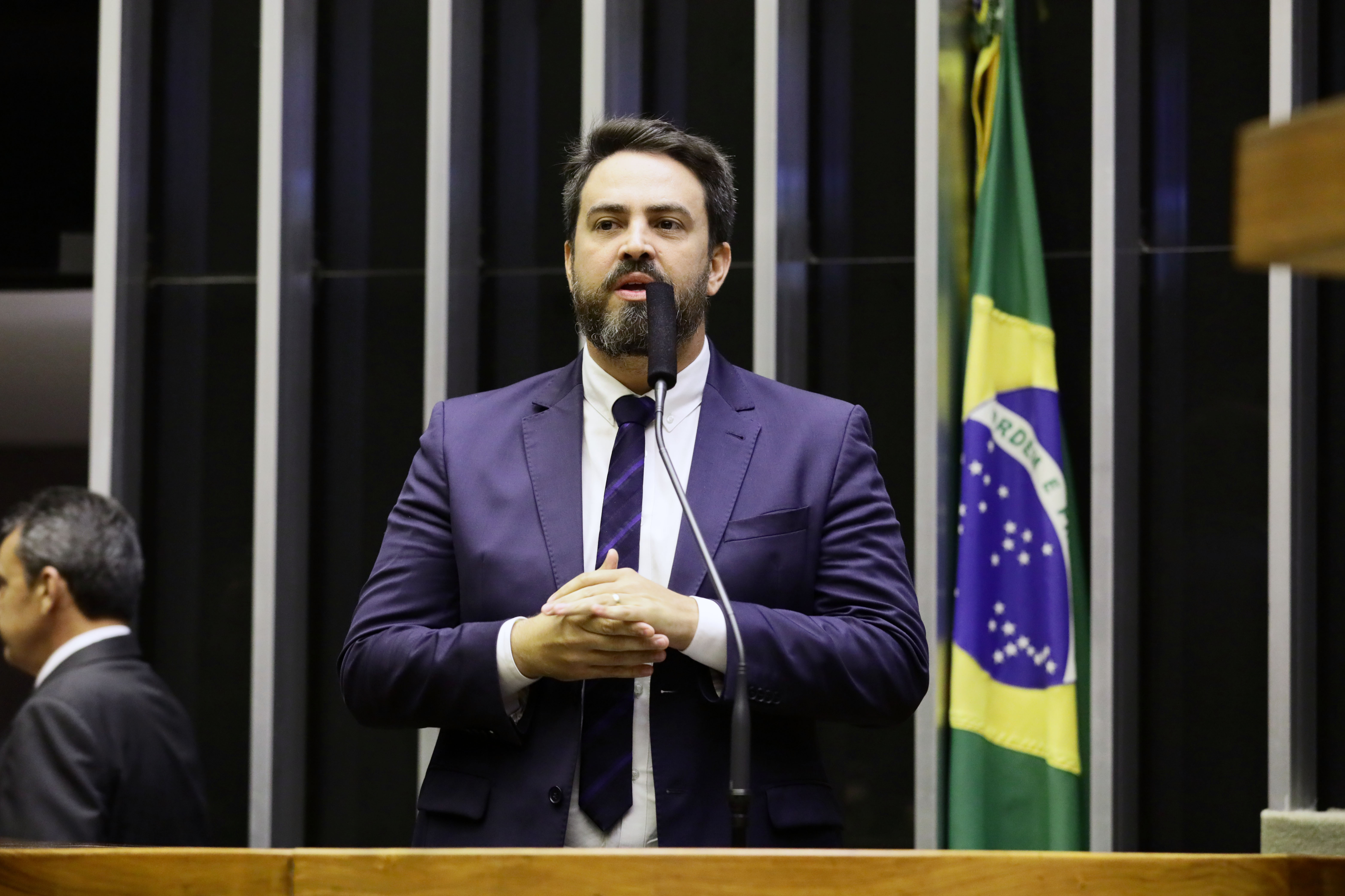 CONGRESSO: Léo Moraes é relator de análise sobre preço na conta de luz no Brasil