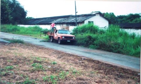 Funcionários do Governo são flagrados jogando lixo em bairro da zona central - Confira fotos