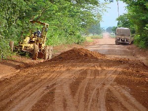 Devop recupera máquinas para melhorar as  estradas -  Foto