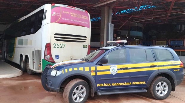 Médico boliviano é preso por suspeita de assédio a jovem em ônibus