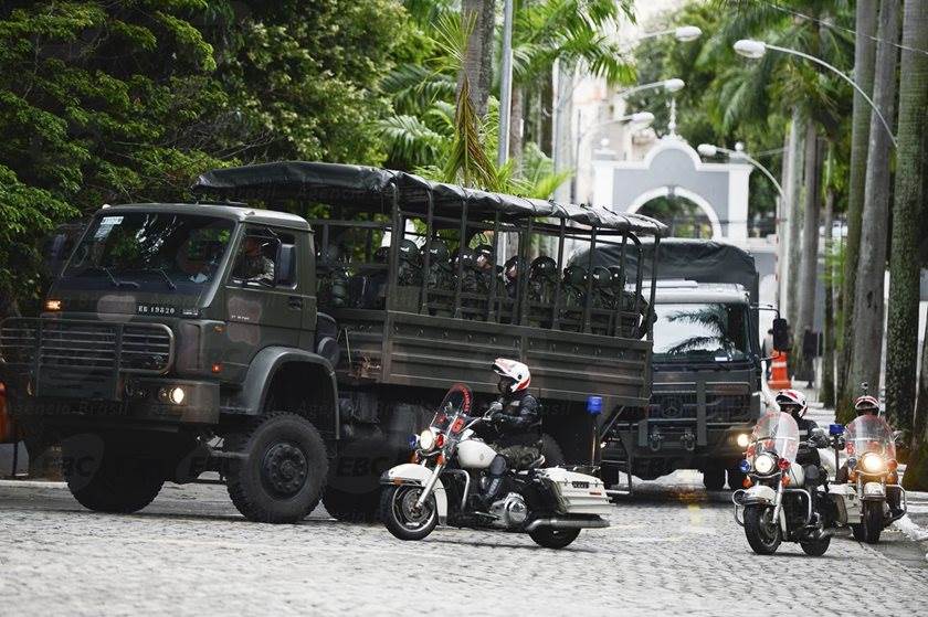 CONTRADIÇÃO: Militares de baixa patente apelam à esquerda para mudar reforma