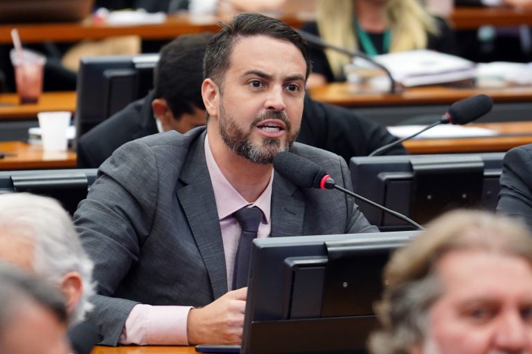 VOTAÇÃO NO CONGRESSO: Léo Moraes é a favor de piso nacional para profissionais de enfermagem