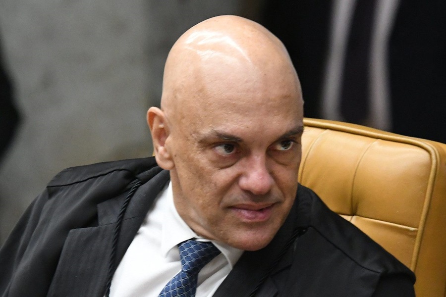 INVASÃO: Mandado de prisão falso manda Alexandre de Moraes prender ele mesmo