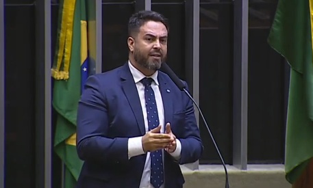 TRANSPOSIÇÃO: Léo Moraes anuncia assinatura de Bolsonaro nesta terça (4)