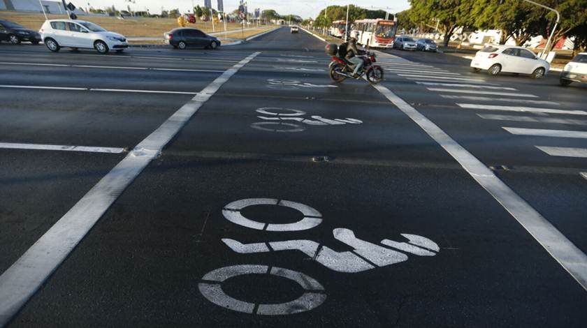 MOBILIDADE URBANA: Bolsões para motociclistas devem ser implantados nas principais vias da capital