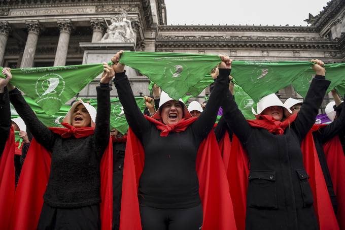 DIA DECISIVO: Senado da Argentina vota hoje sobre legalização do aborto