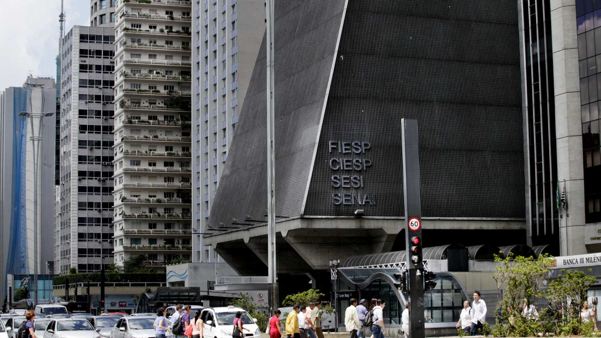 Fiesp substitui pato inflável por sapo em sede em São Paulo