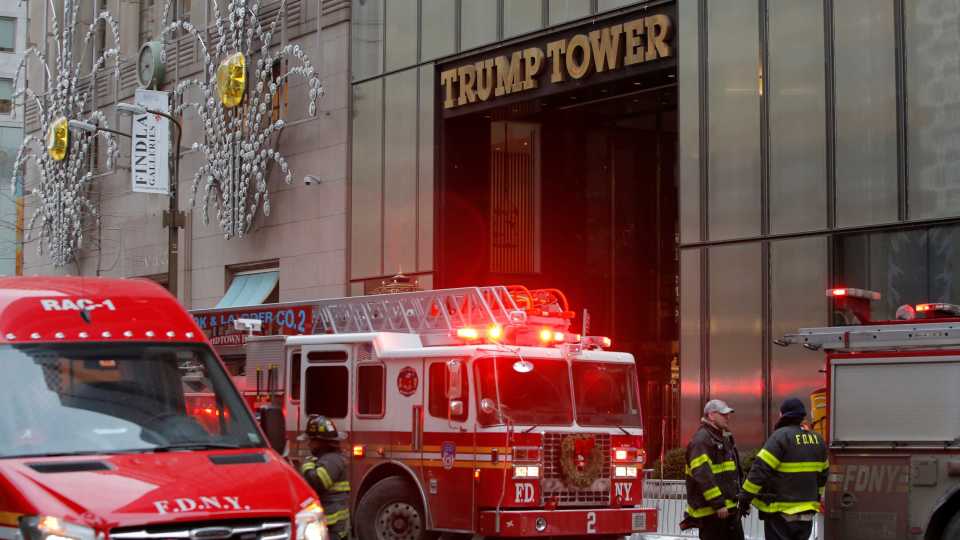 CASA DO TRUMP: Incêndio atinge topo da Trump Tower em Nova York