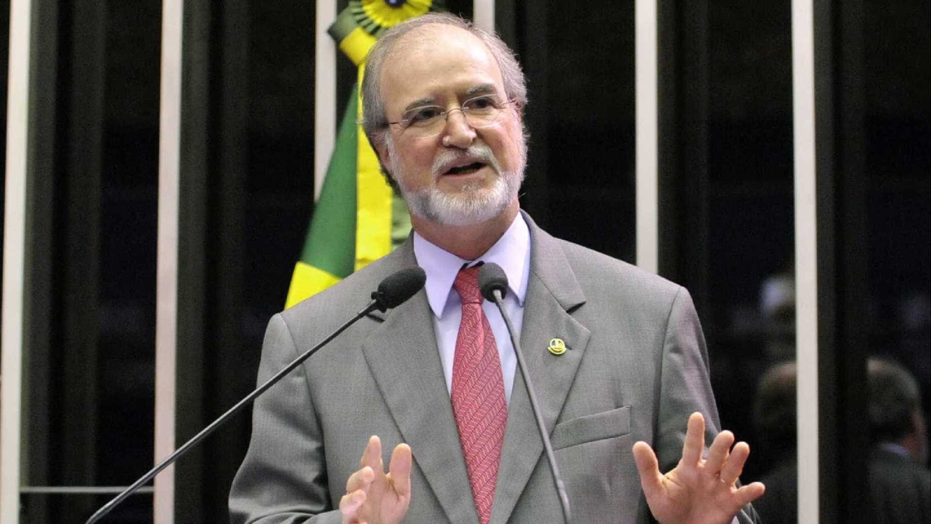 AZEREDO: Ex-governador de Minas Gerais está sendo procurado pela Polícia