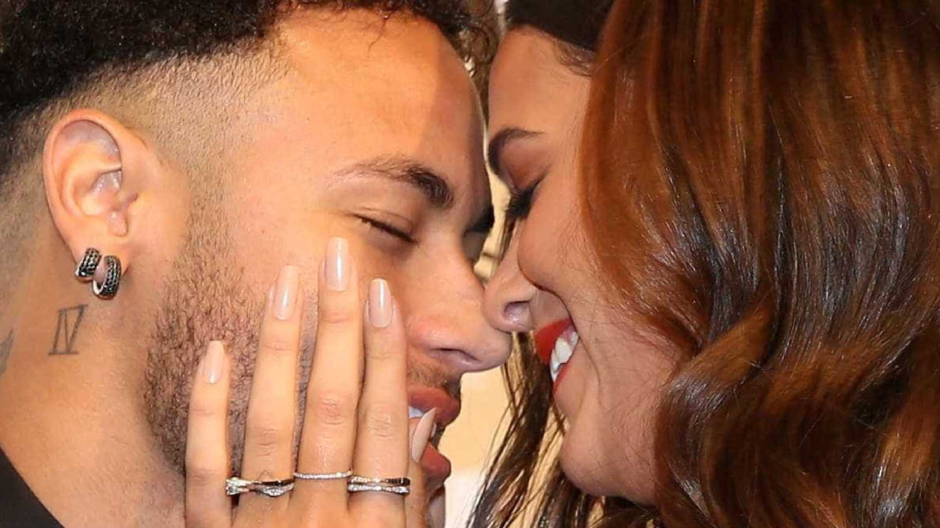 CASAL: Na Rússia, Neymar diz estar com saudade de Marquezine