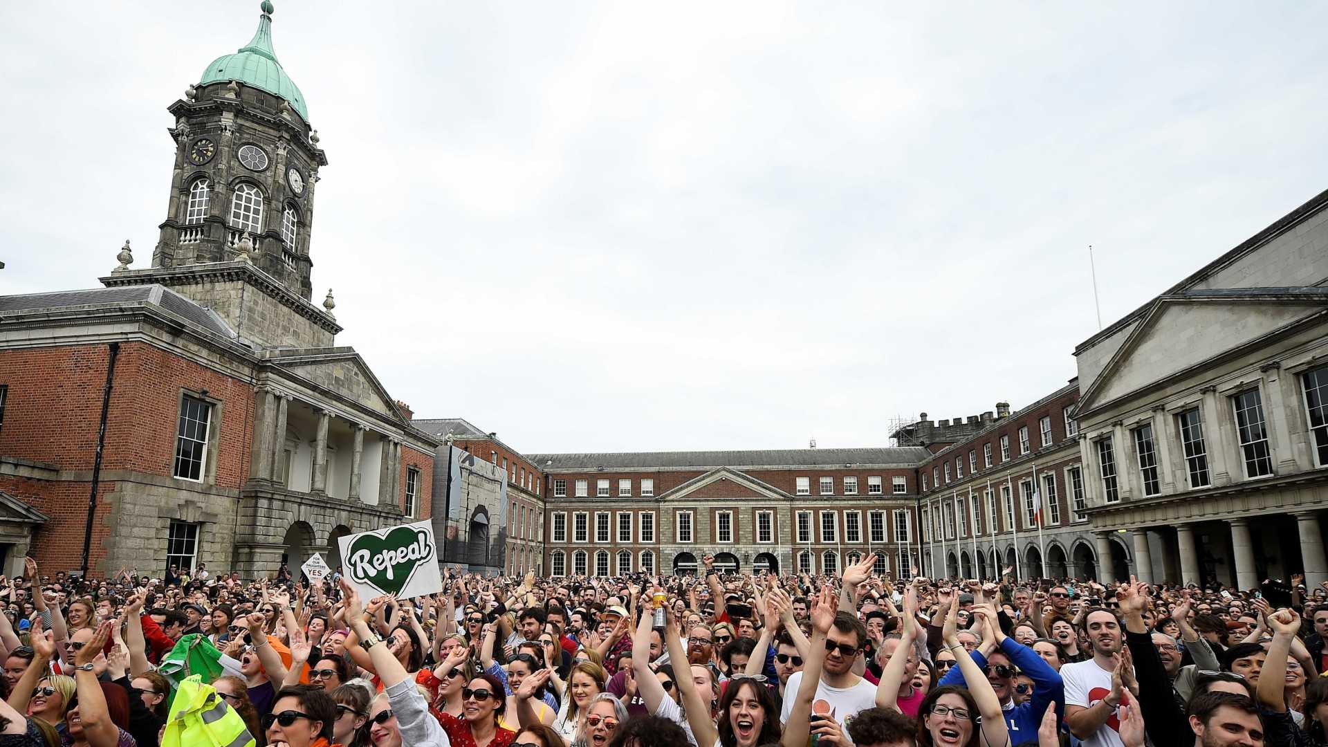 EUROPA: 'Sim' vence em referendo e Irlanda legaliza aborto