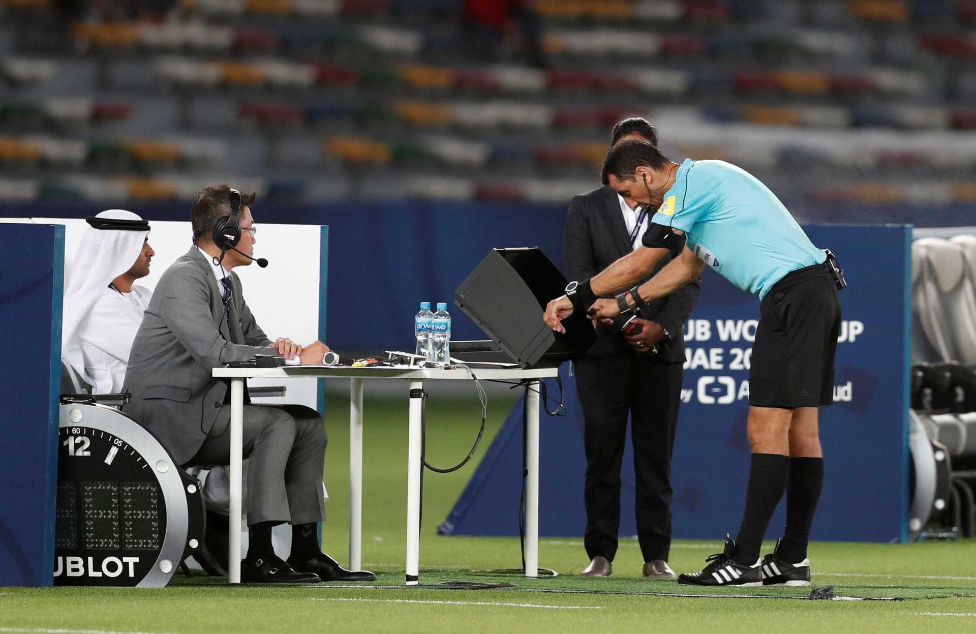 MUNDIAL: 'Árbitro de vídeo não vai apitar jogo', diz chefe de arbitragem da Fifa