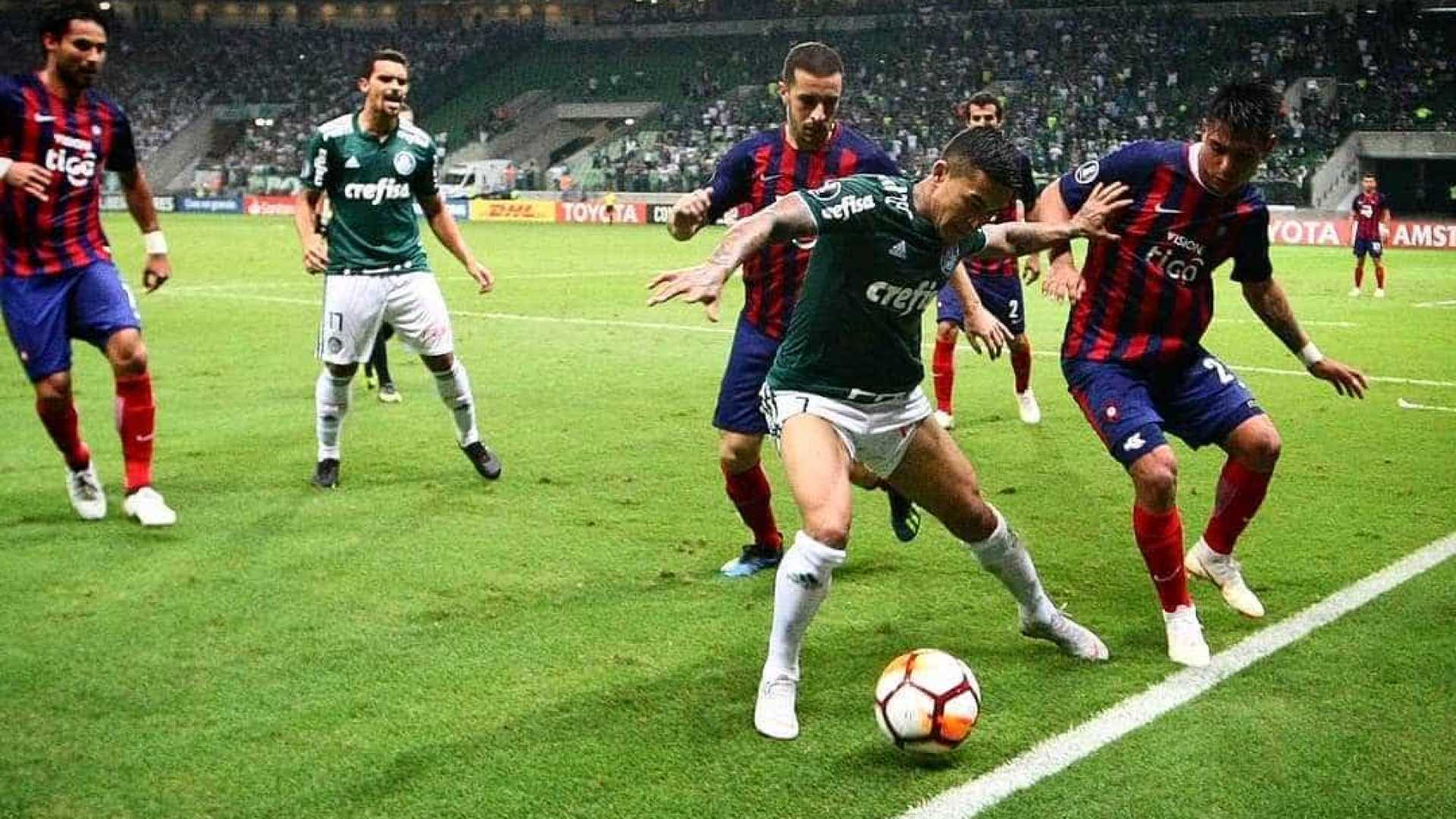 LIBERTADORES: Felipe Melo é expulso, Palmeiras perde, mas está nas quartas