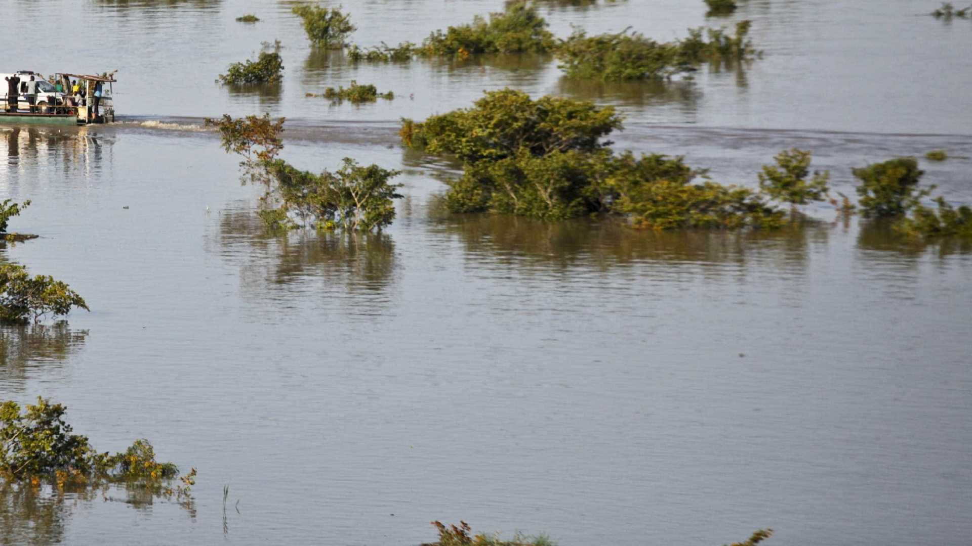 TRANSBORDAMENTO: Inundações deixam mais de 100 mortos na Nigéria